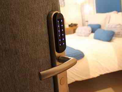 Electronic combination locks